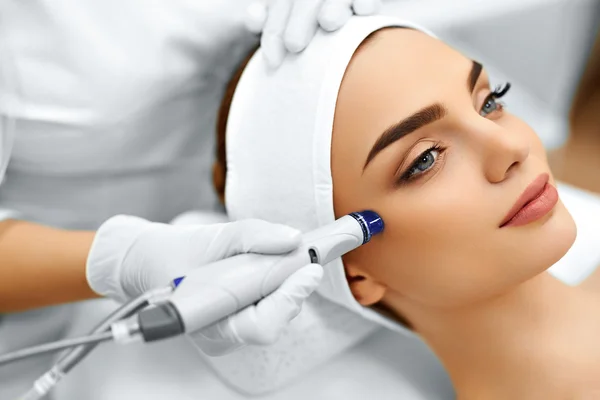 Hydra Facial