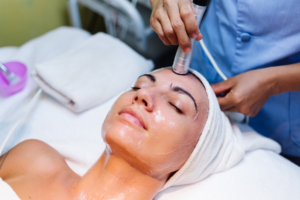 Best Clinic for chemical peel in kanpur